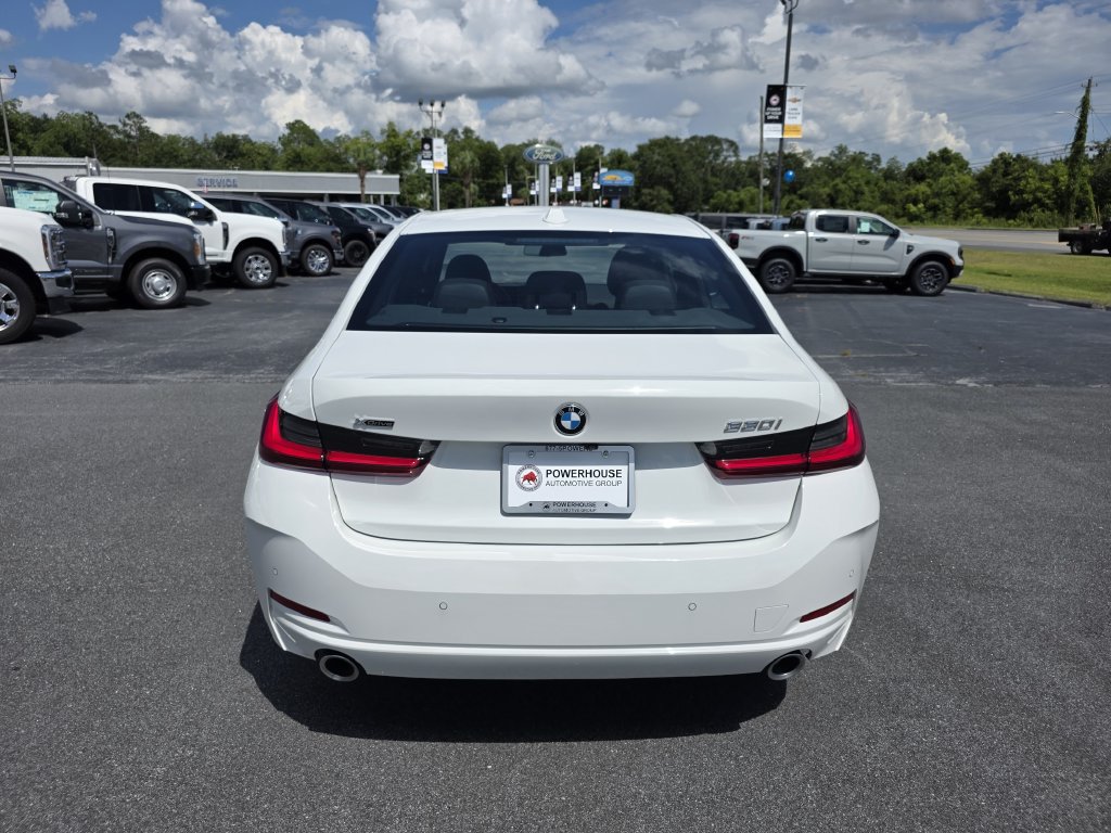 Used 2026 BMW 330i xDrive Sedan AWD/4WD image 5