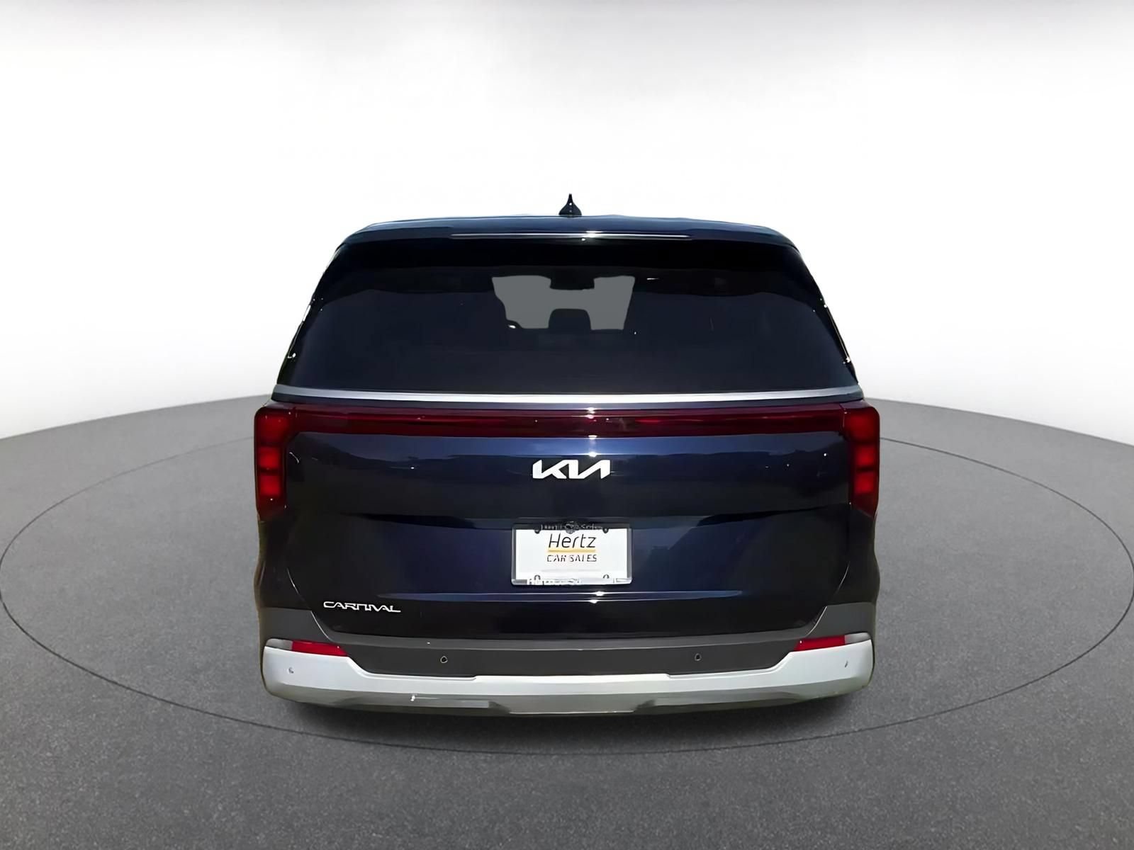 Used 2026 Kia Carnival FWD image 10