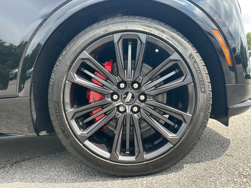 New 2026 Cadillac Lyriq V w/ LPO, Floor Liner Package AWD/4WD image 12