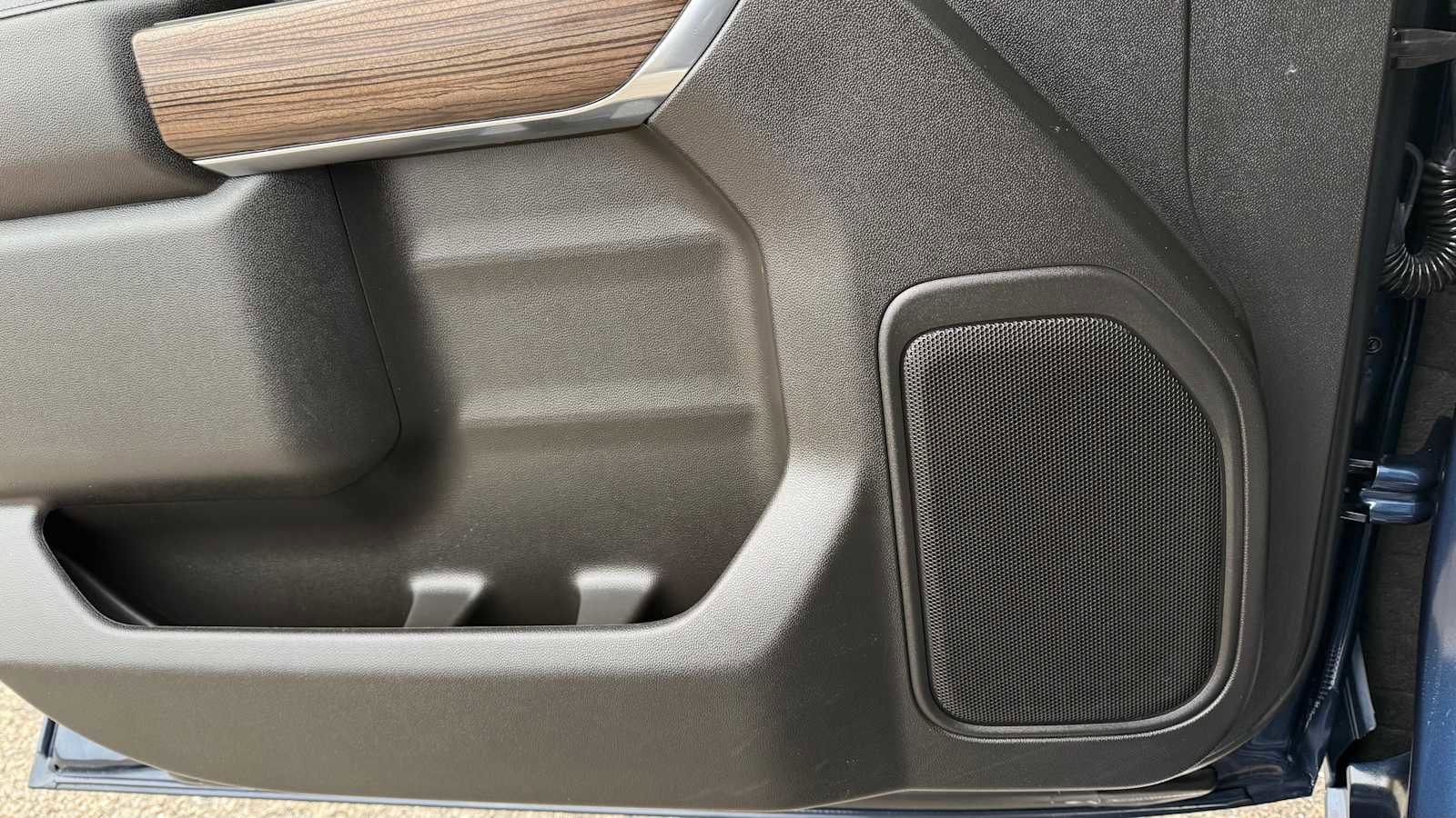 Used 2022 Chevrolet Silverado 1500 LT image 13