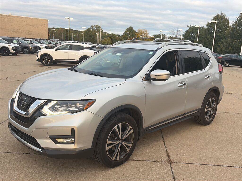 Used 2017 Nissan Rogue SL w/ SL Premium Package