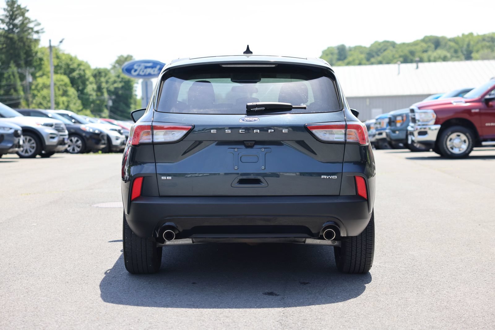 Used 2022 Ford Escape SE w/ SE Sport Appearance Package AWD/4WD image 4