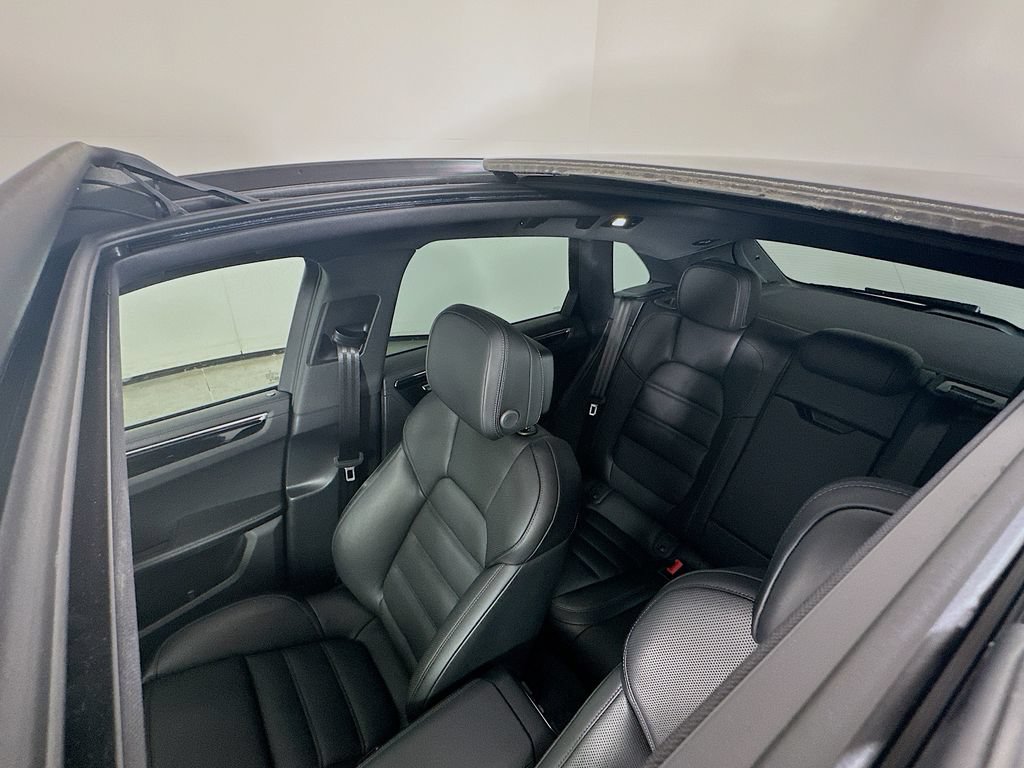 New 2025 Porsche Macan AWD/4WD image 14