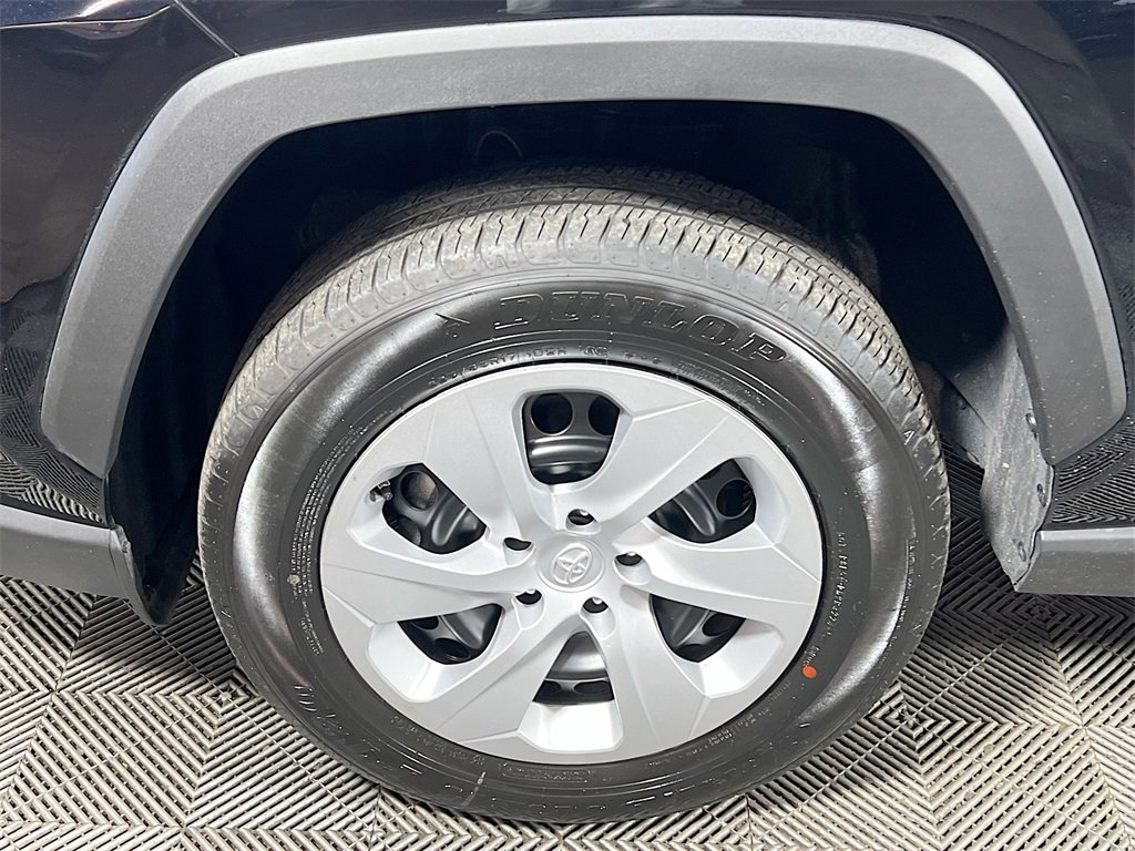 Certified 2025 Toyota RAV4 LE image 28