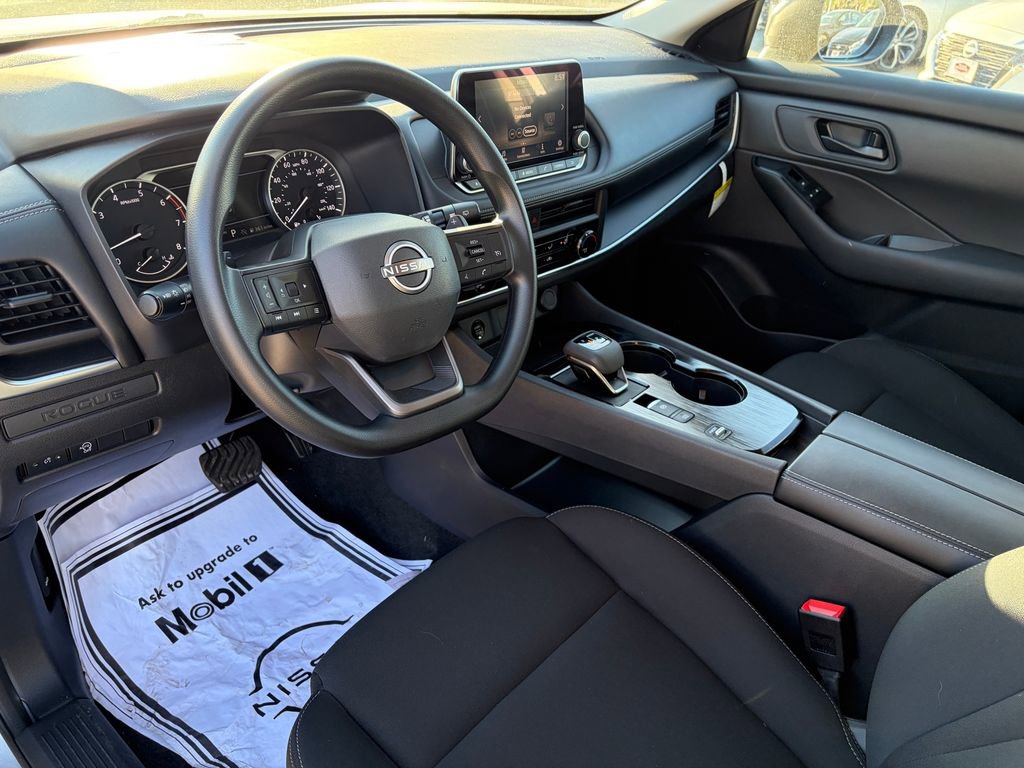 Certified 2025 Nissan Rogue S image 6