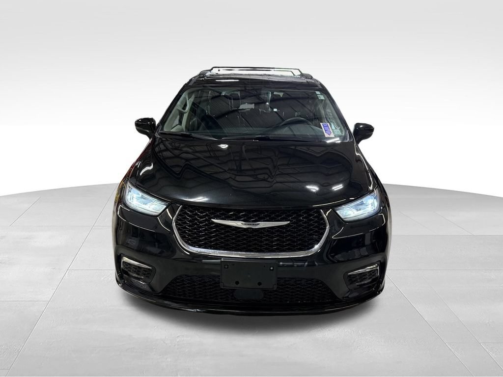 Used 2023 Chrysler Pacifica Touring-L AWD/4WD image 4