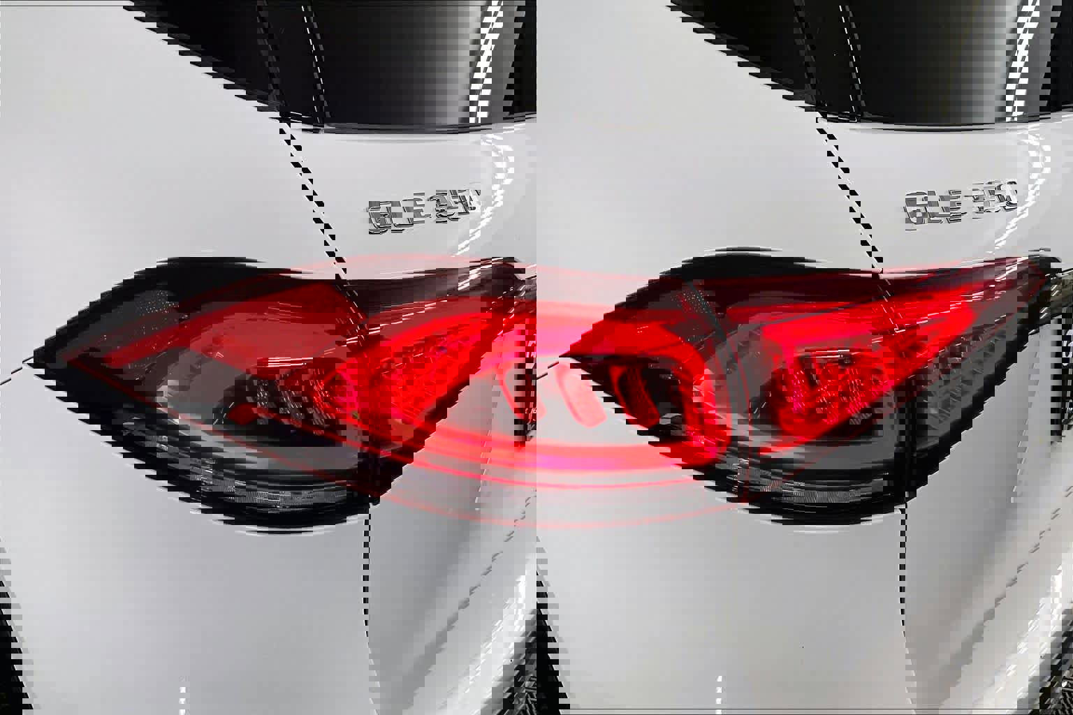 Used 2020 Mercedes-Benz GLE 350 4MATIC image 28