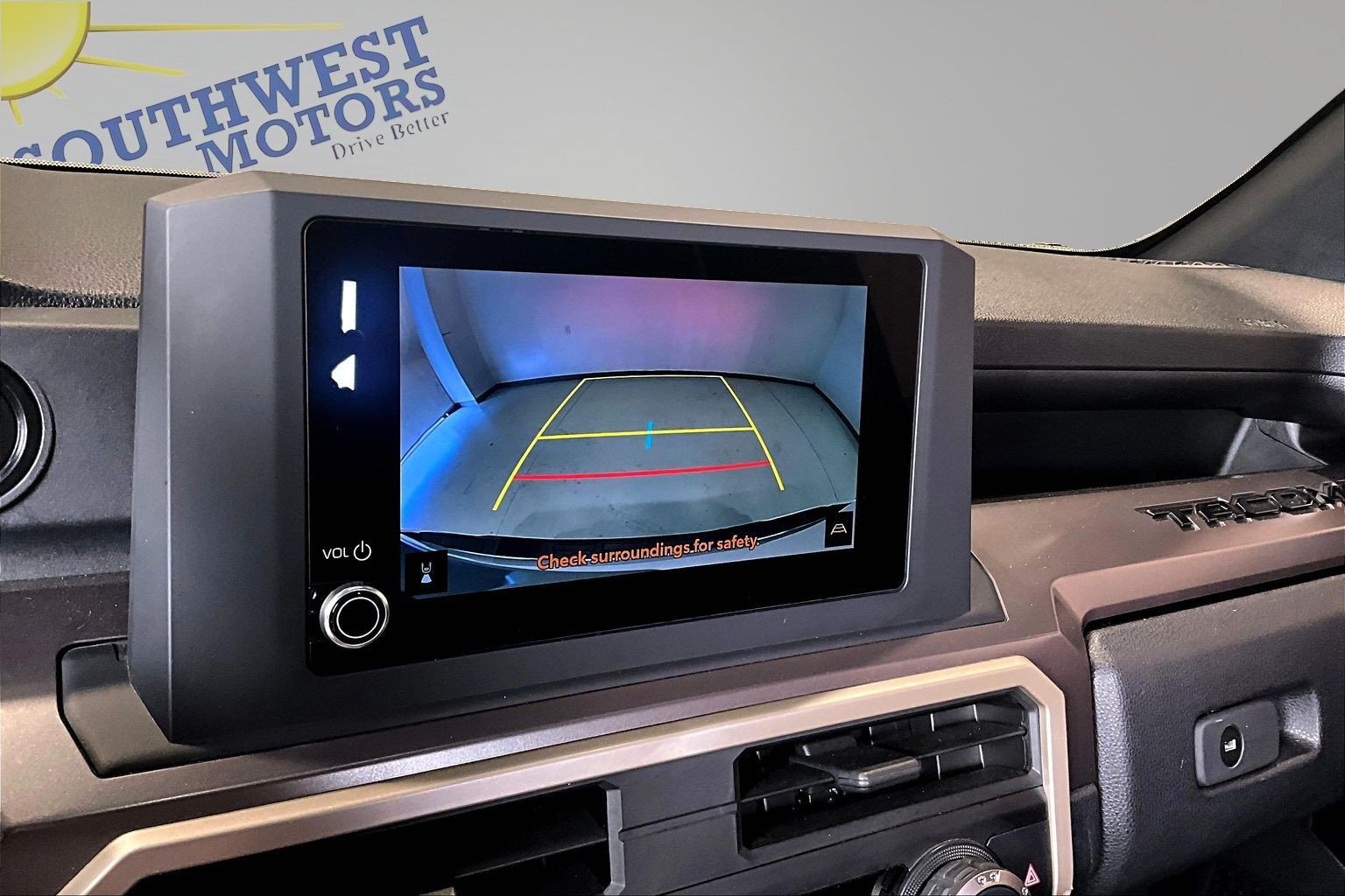 Used 2025 Toyota Tacoma SR5 AWD/4WD image 16