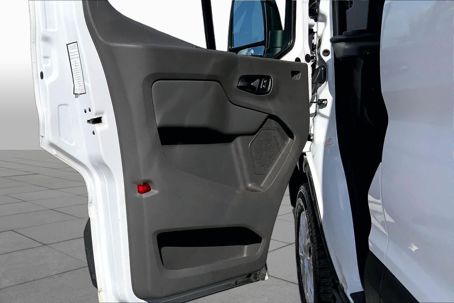 Used 2025 Ford Transit 350 XLT RWD image 21