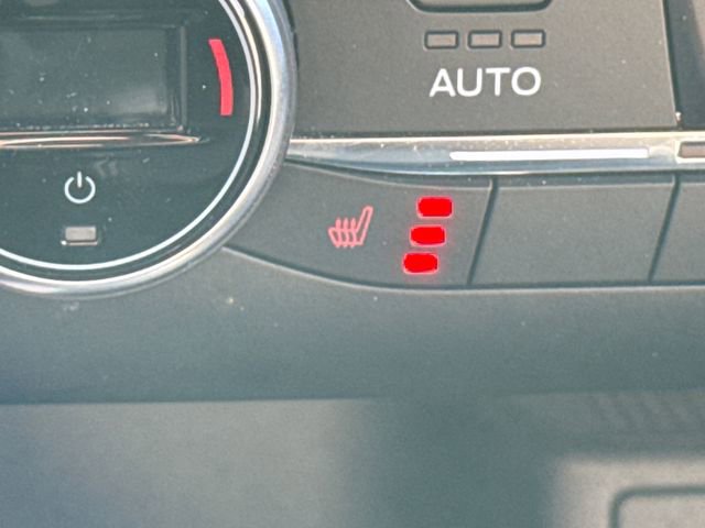 Used 2020 Ford Escape Titanium image 33