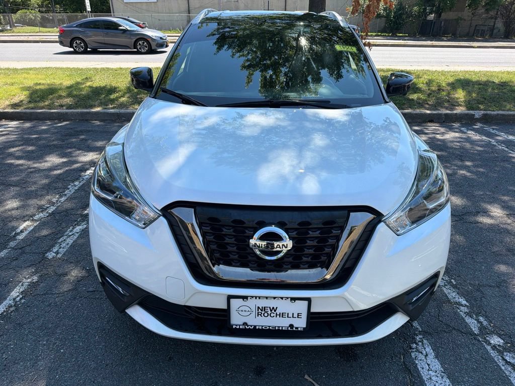 Used 2019 Nissan Kicks SR FWD image 2