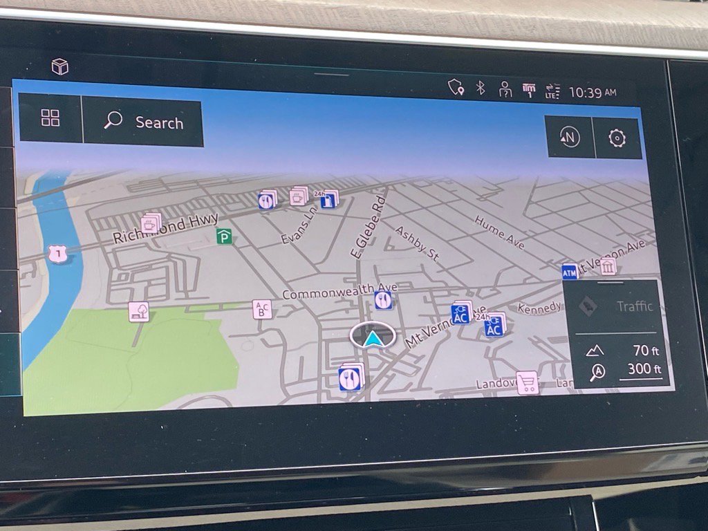 Used 2022 Audi e-tron Premium w/ Convenience Plus Package image 18