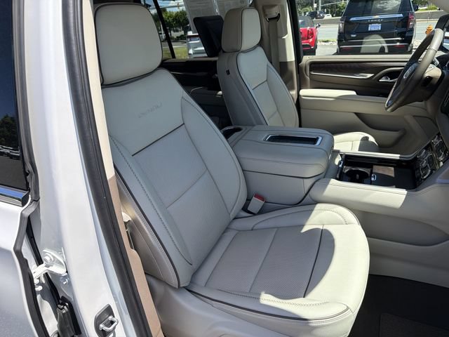 Used 2021 GMC Yukon XL Denali w/ Denali Ultimate Package AWD/4WD image 29