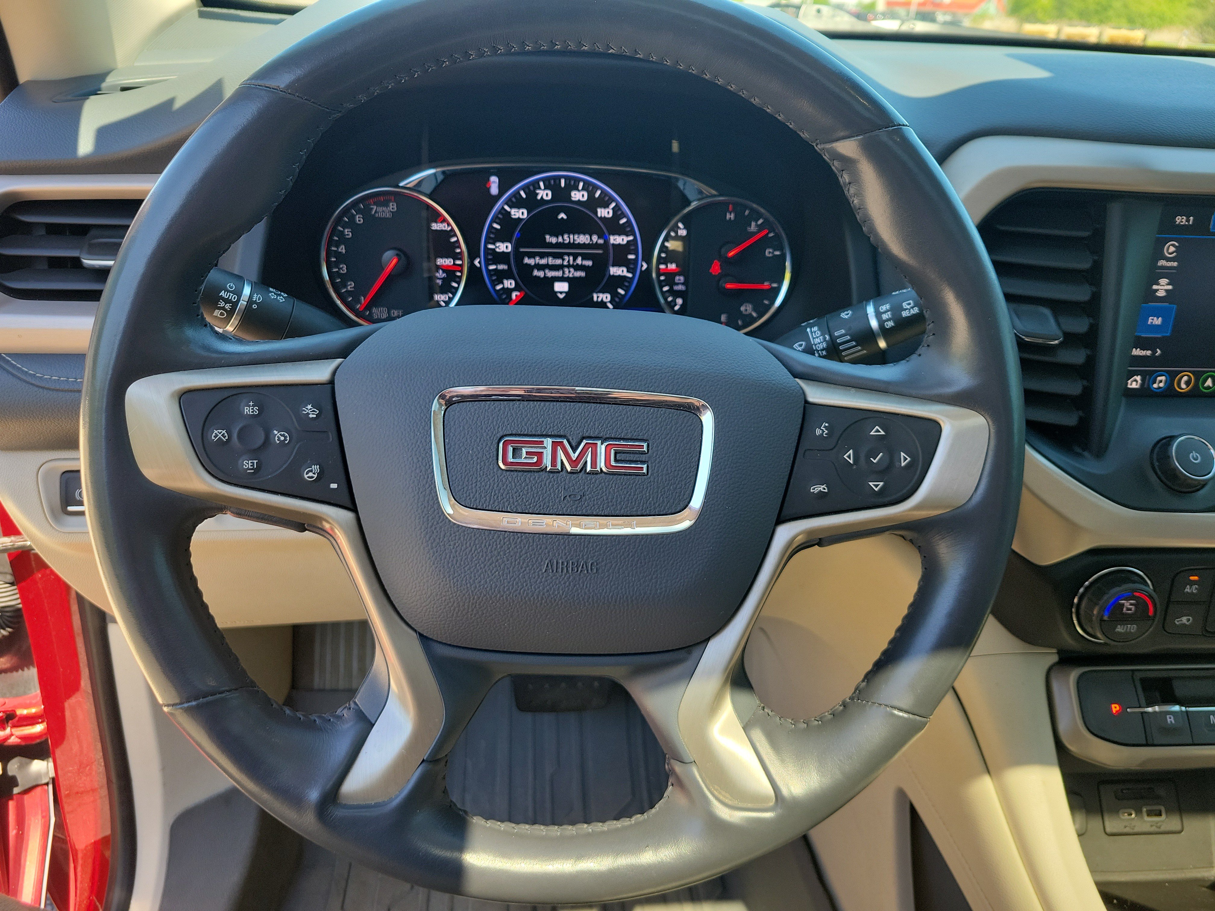 Used 2022 GMC Acadia Denali w/ Denali Ultimate Package AWD/4WD image 22