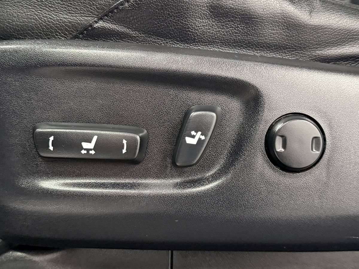 Used 2013 Toyota 4Runner Limited AWD/4WD image 27