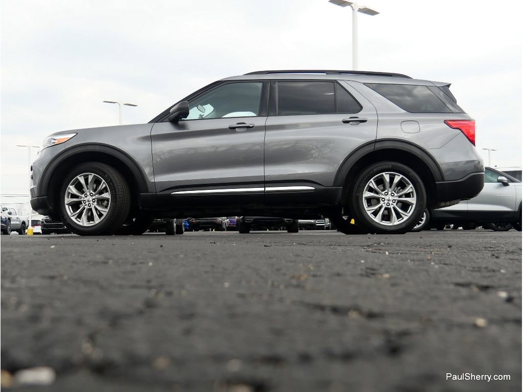 Used 2024 Ford Explorer XLT w/ Equipment Group 202A image 17