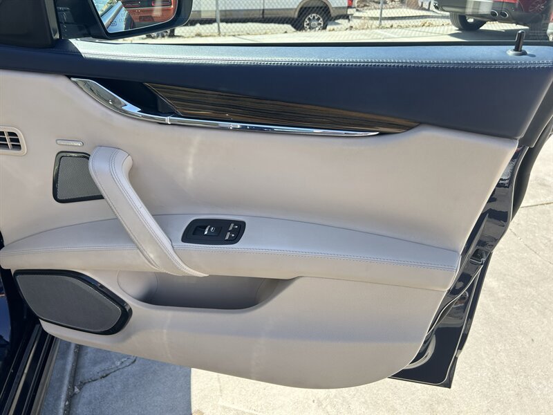 Used 2014 Maserati Quattroporte GTS RWD image 36