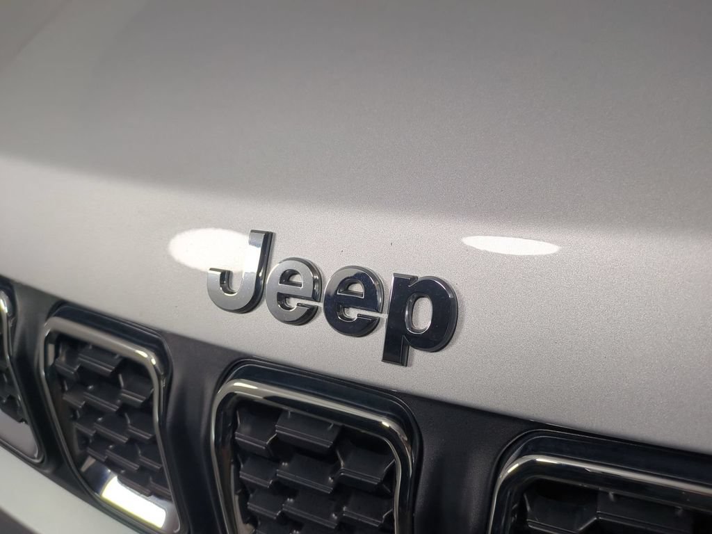 Used 2024 Jeep Compass Latitude AWD/4WD image 13