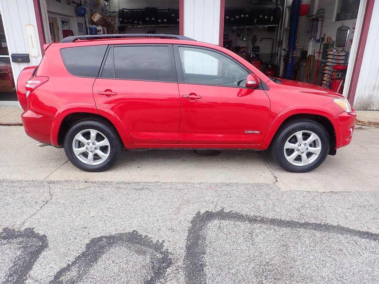 Used 2010 Toyota RAV4 Limited w/ Limited Extra Value Pkg AWD/4WD image 22