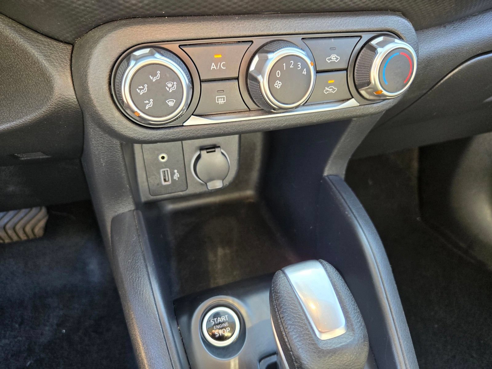 Used 2025 Nissan Kicks Play S FWD image 26