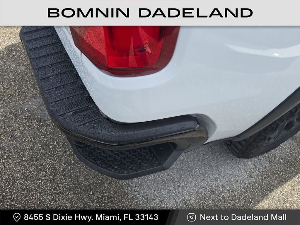 Used 2025 Chevrolet Silverado 1500 ZR2 image 16