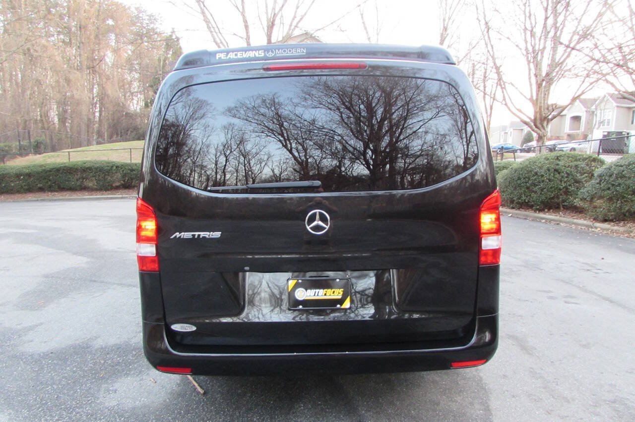 Used 2018 Mercedes-Benz Metris Passenger image 4