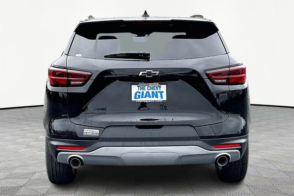 New 2026 Chevrolet Blazer LT w/ Sound & Technology Package FWD image 4