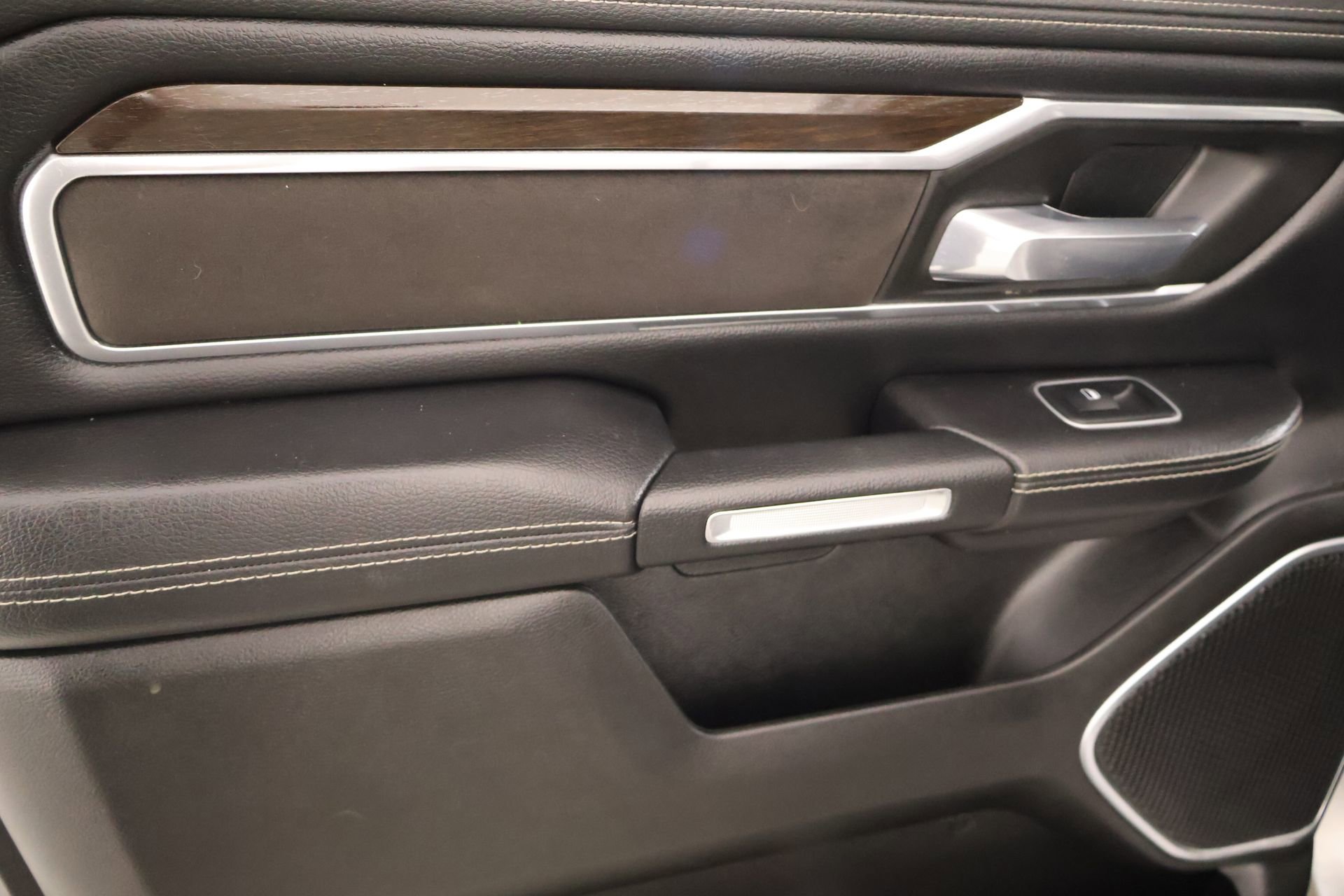 Used 2022 RAM 1500 Laramie RWD image 17