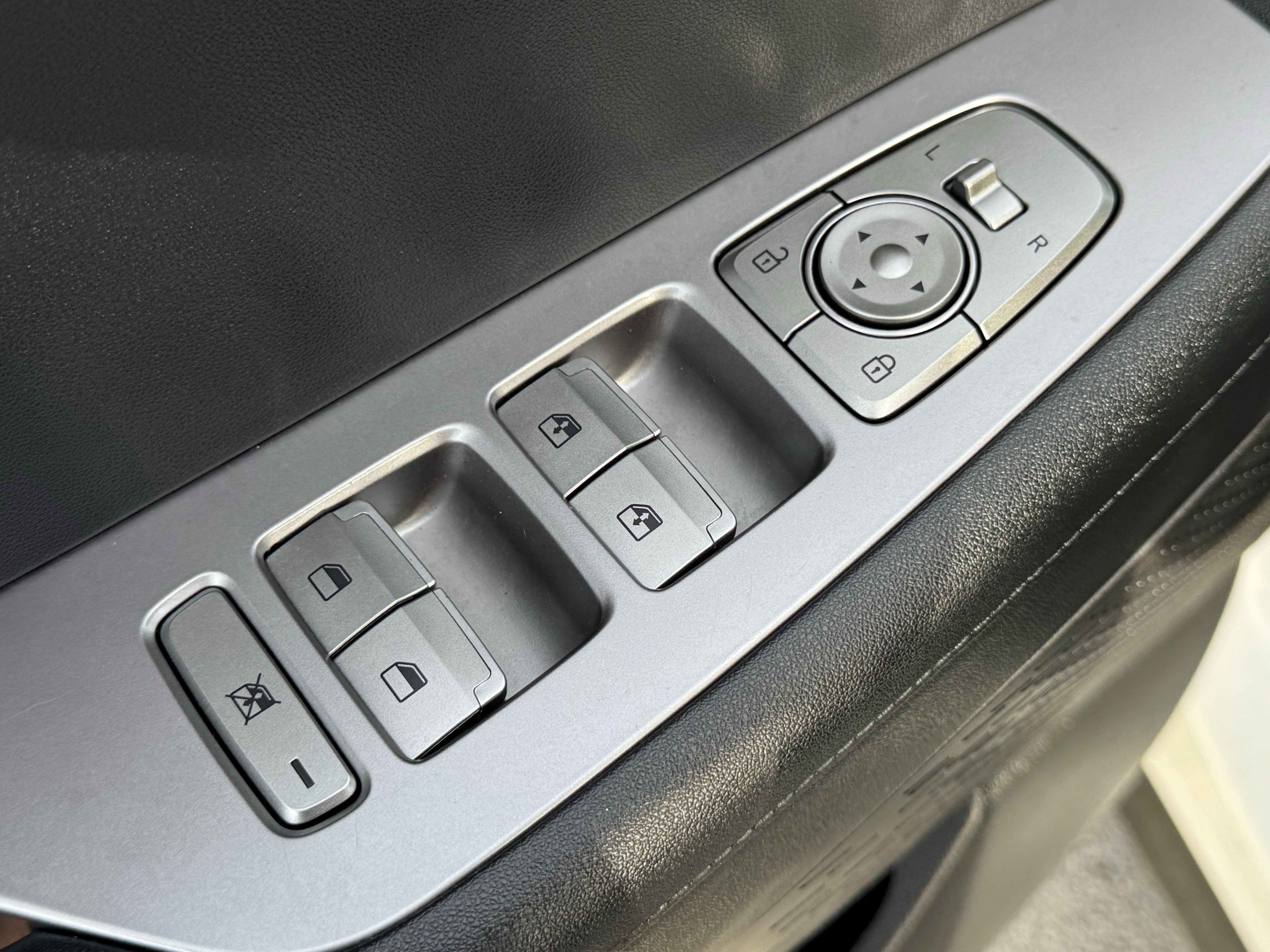 Used 2021 Hyundai Palisade SE image 24