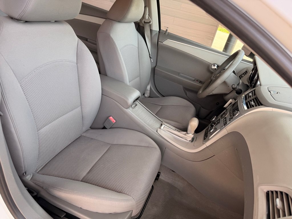 Used 2010 Chevrolet Malibu LS FWD image 16