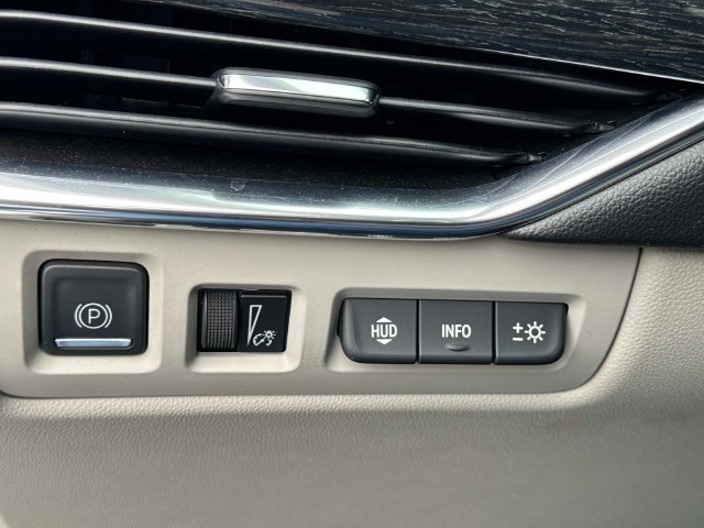 Used 2021 Cadillac XT4 Premium Luxury AWD/4WD image 29