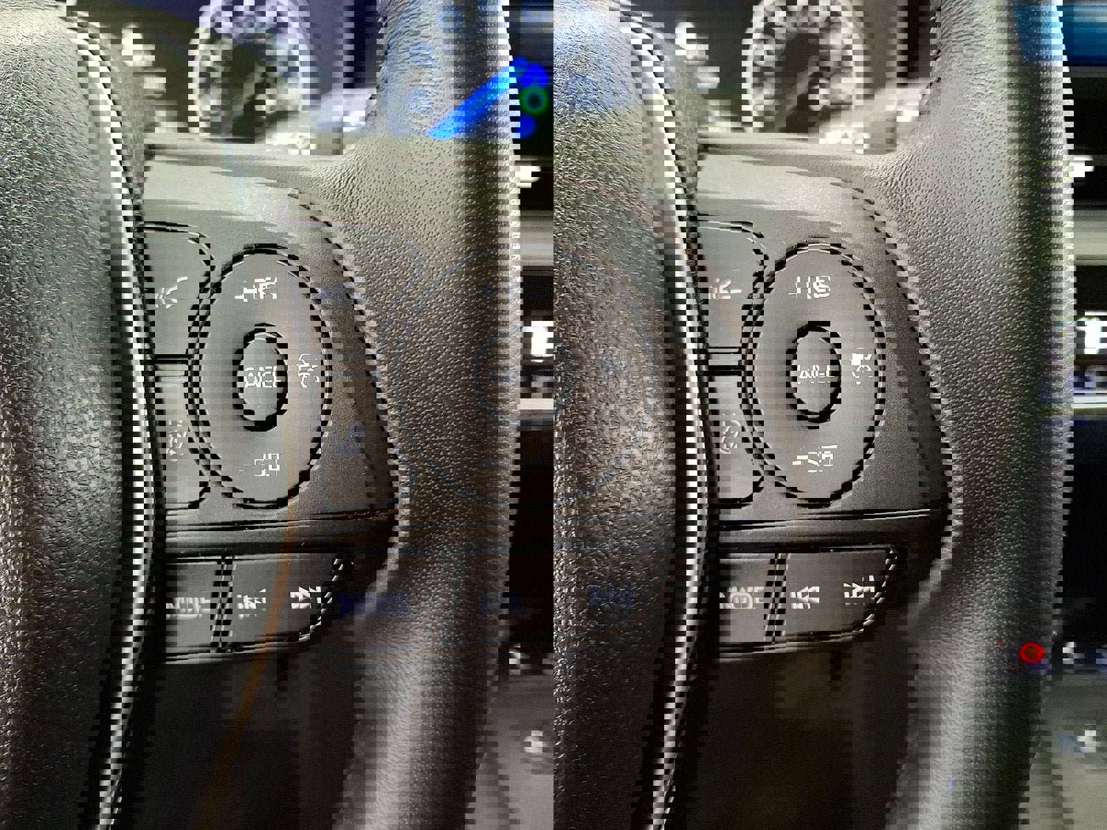 Certified 2023 Toyota Venza LE image 18