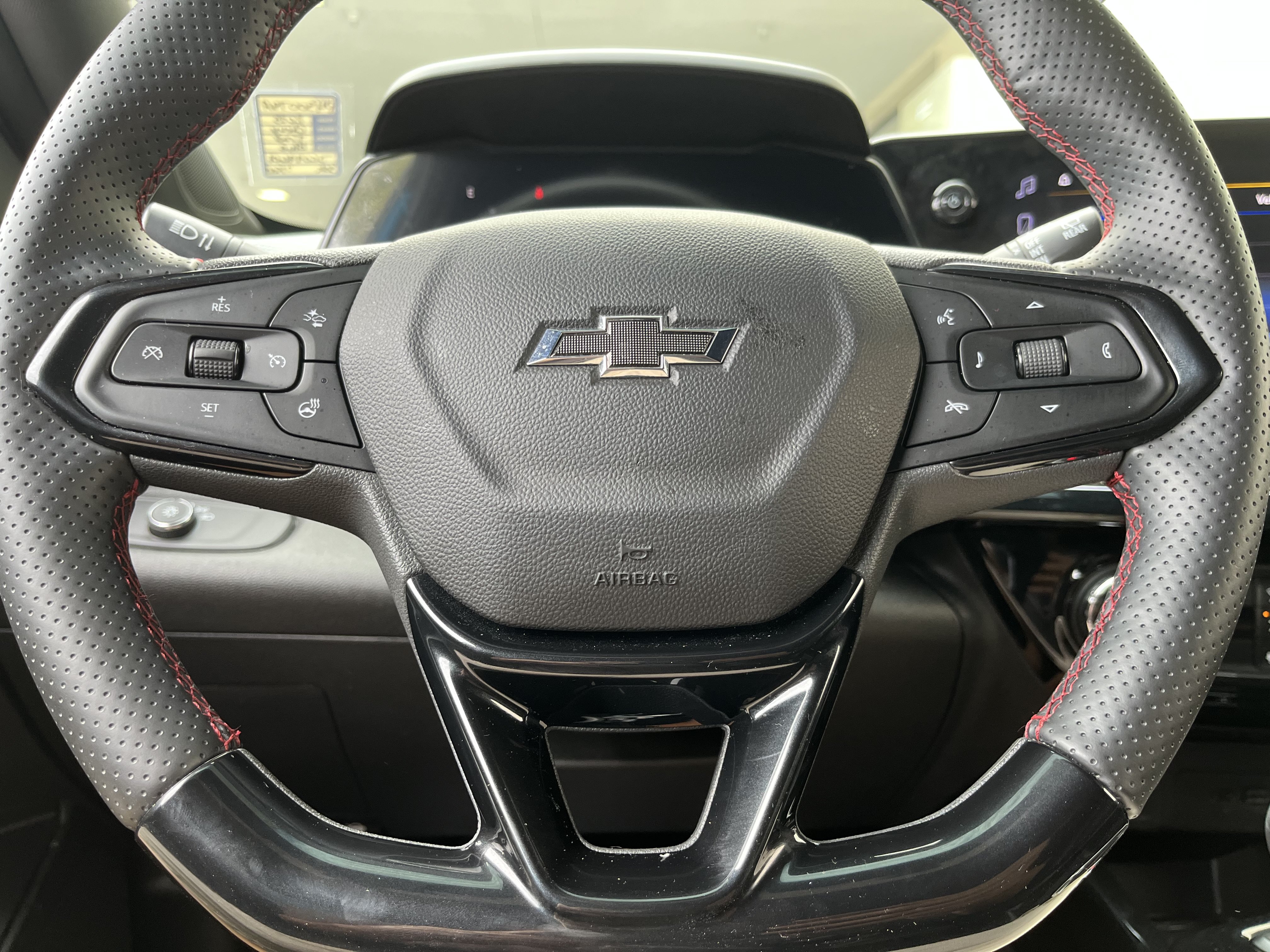 Used 2025 Chevrolet Trax RS w/ Driver Confidence Package FWD image 20