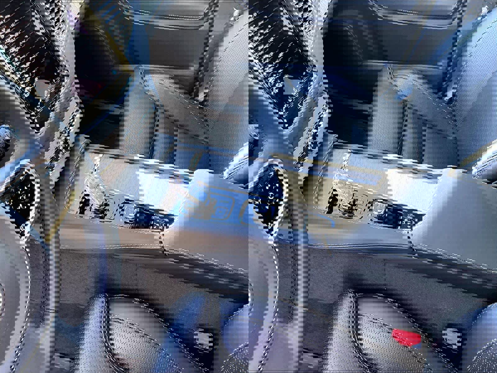 Used 2024 Volvo XC90 T8 Ultimate w/ Protection Package Premier image 20