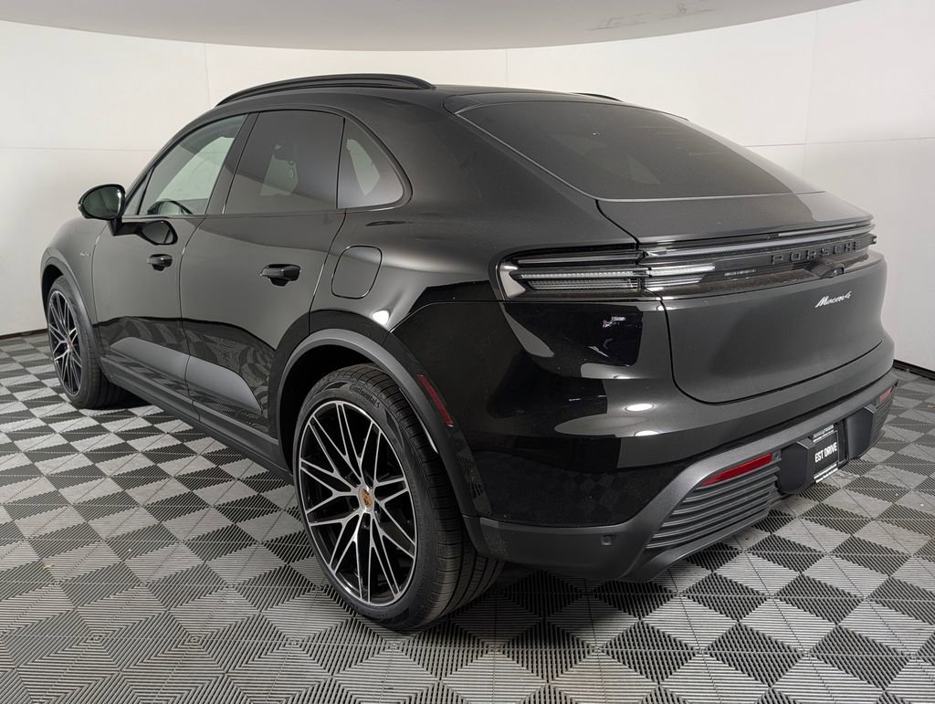 New 2026 Porsche Macan 4 Electric image 3