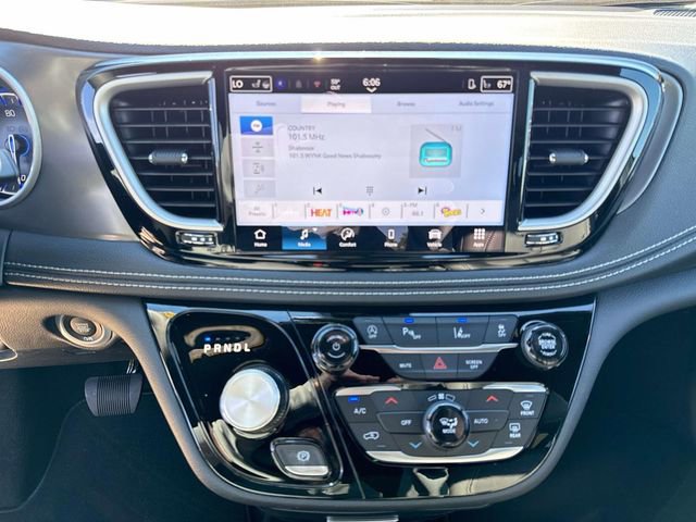 New 2026 Chrysler Pacifica Select image 17