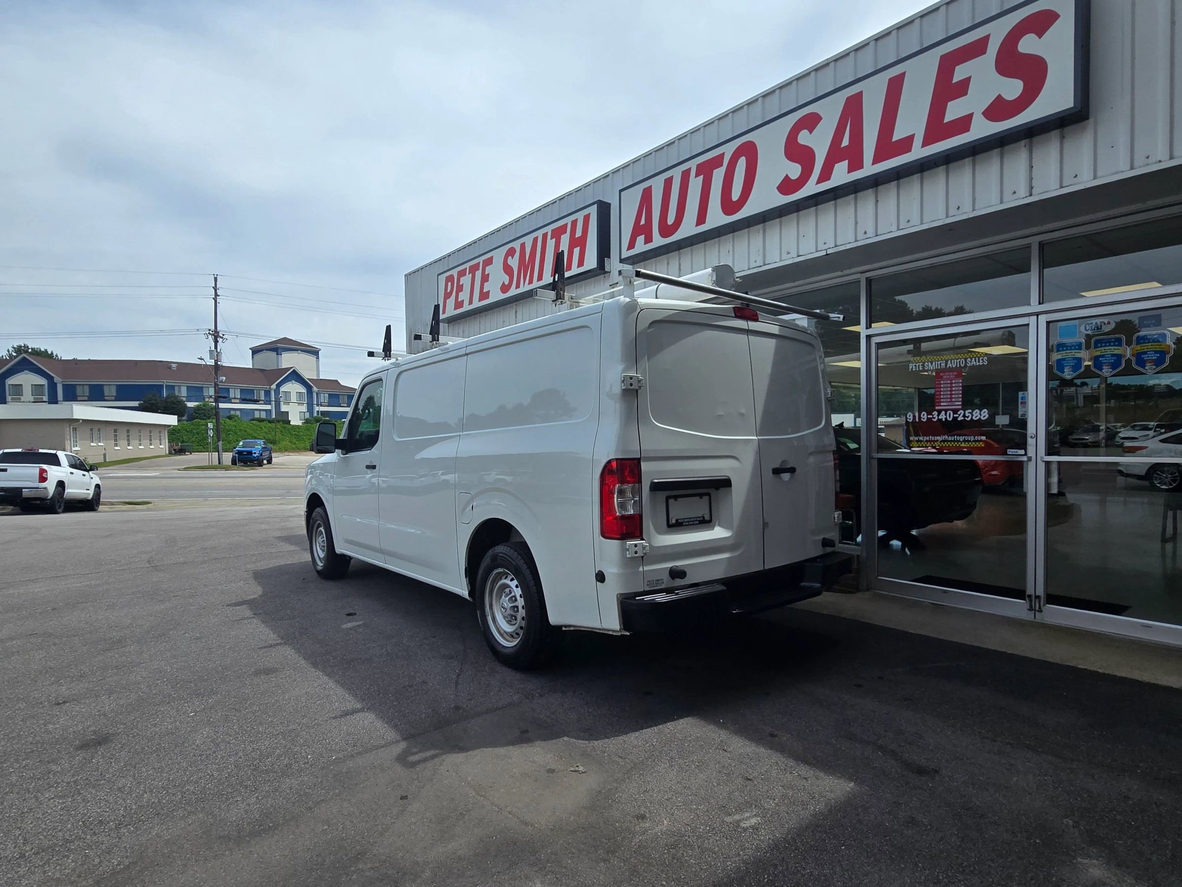 Used 2020 Nissan NV 1500 S image 8