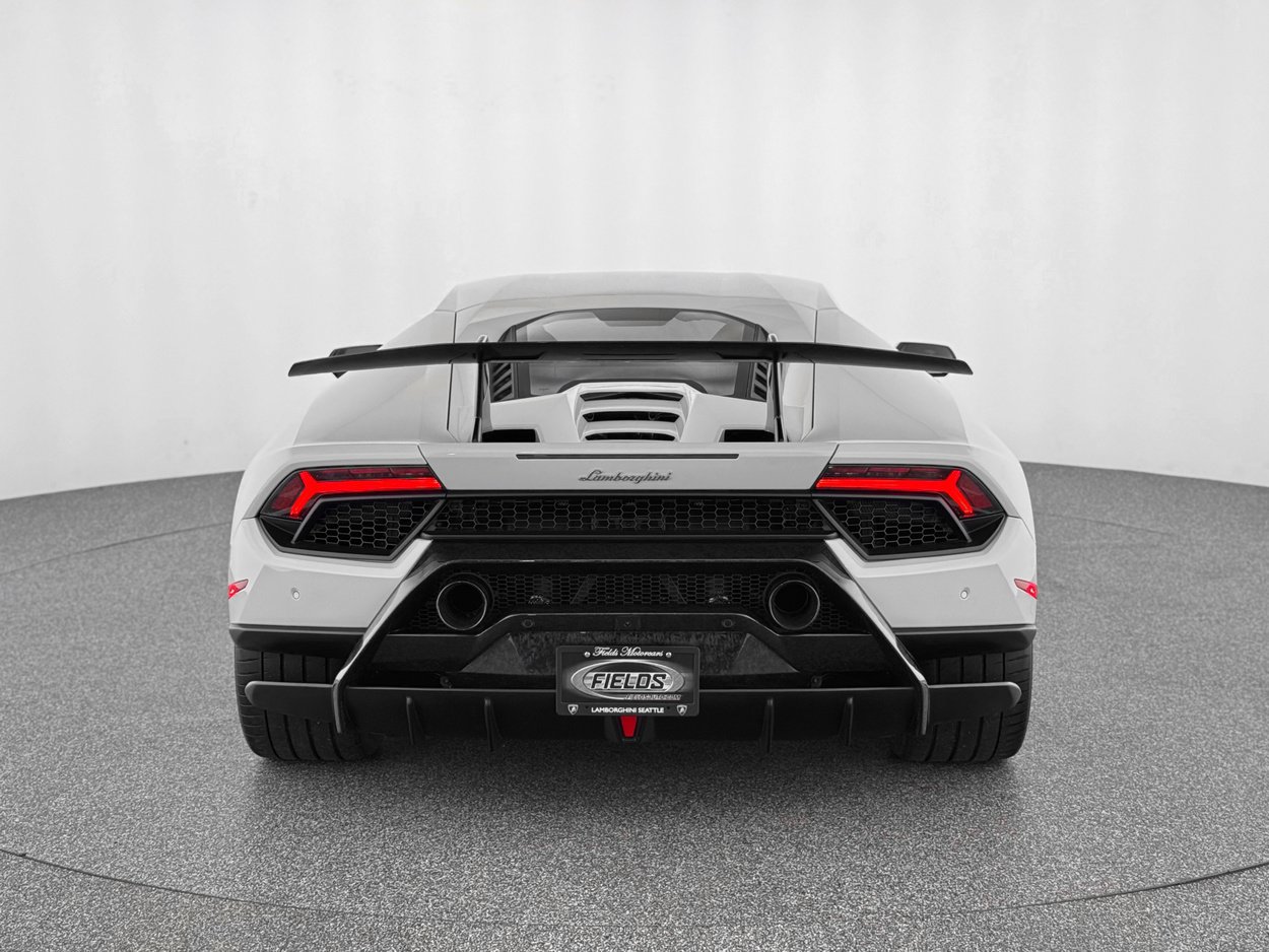 Used 2018 Lamborghini Huracan Performante AWD/4WD image 4