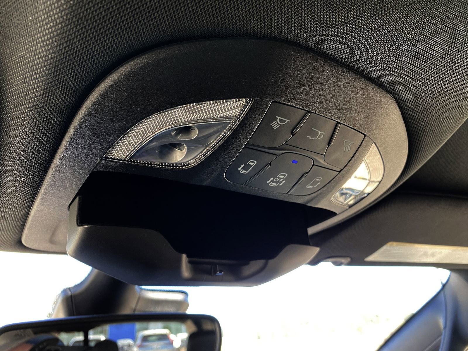 Used 2025 Chrysler Pacifica Select image 24