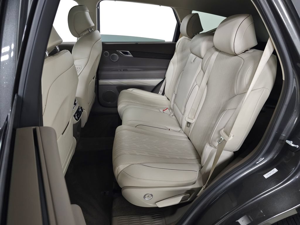 Used 2024 Genesis GV80 2.5T w/ Prestige Package AWD/4WD image 40