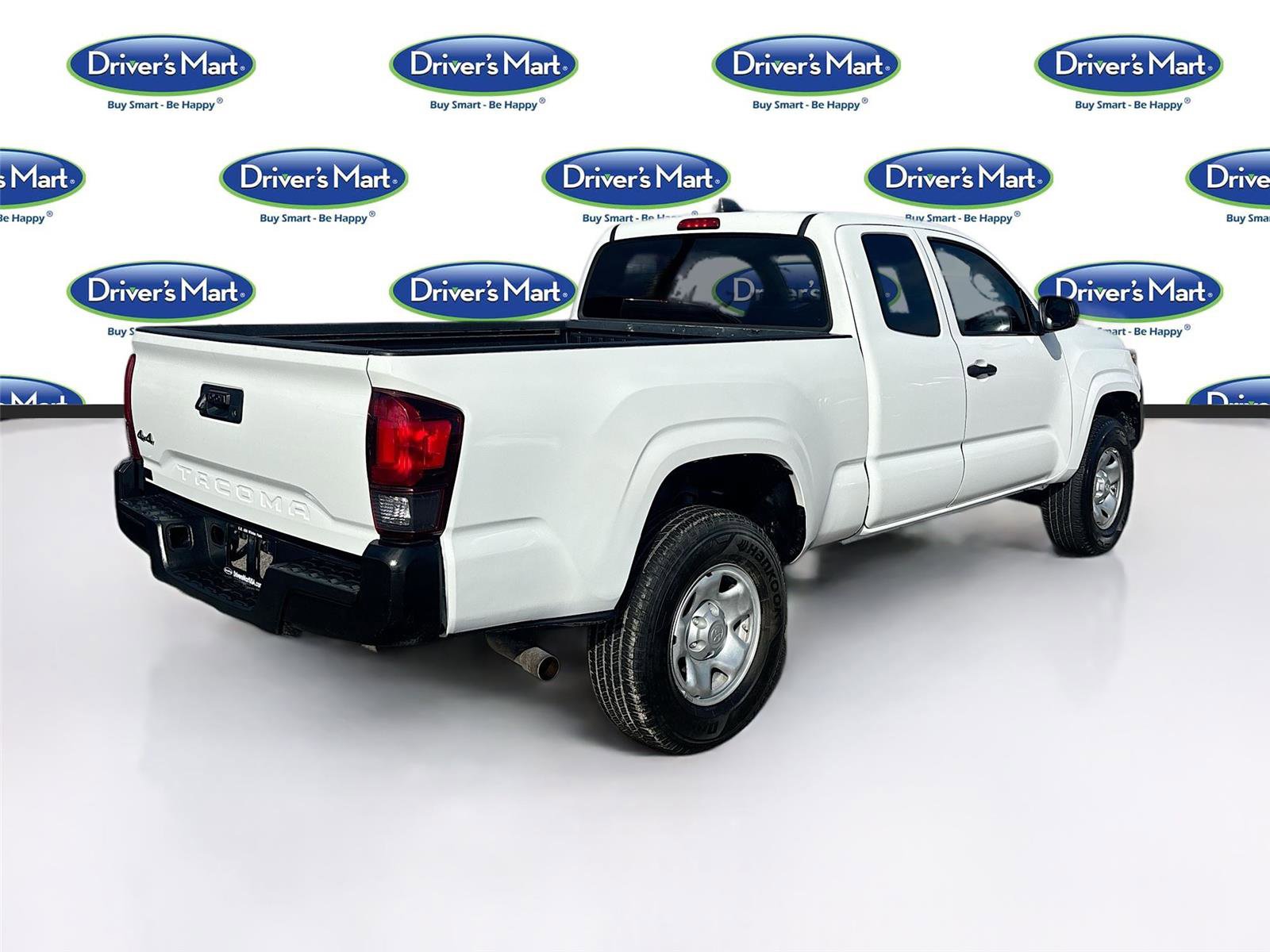 Used 2020 Toyota Tacoma SR image 8