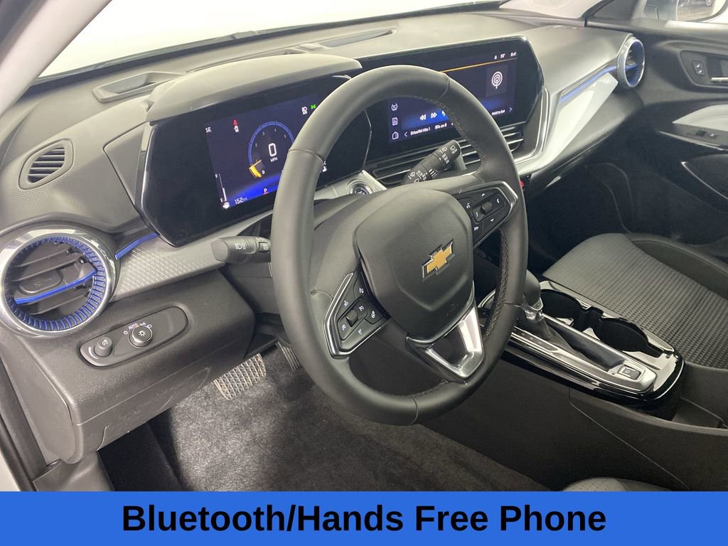 Certified 2025 Chevrolet Trax LT w/ Driver Confidence Package image 13