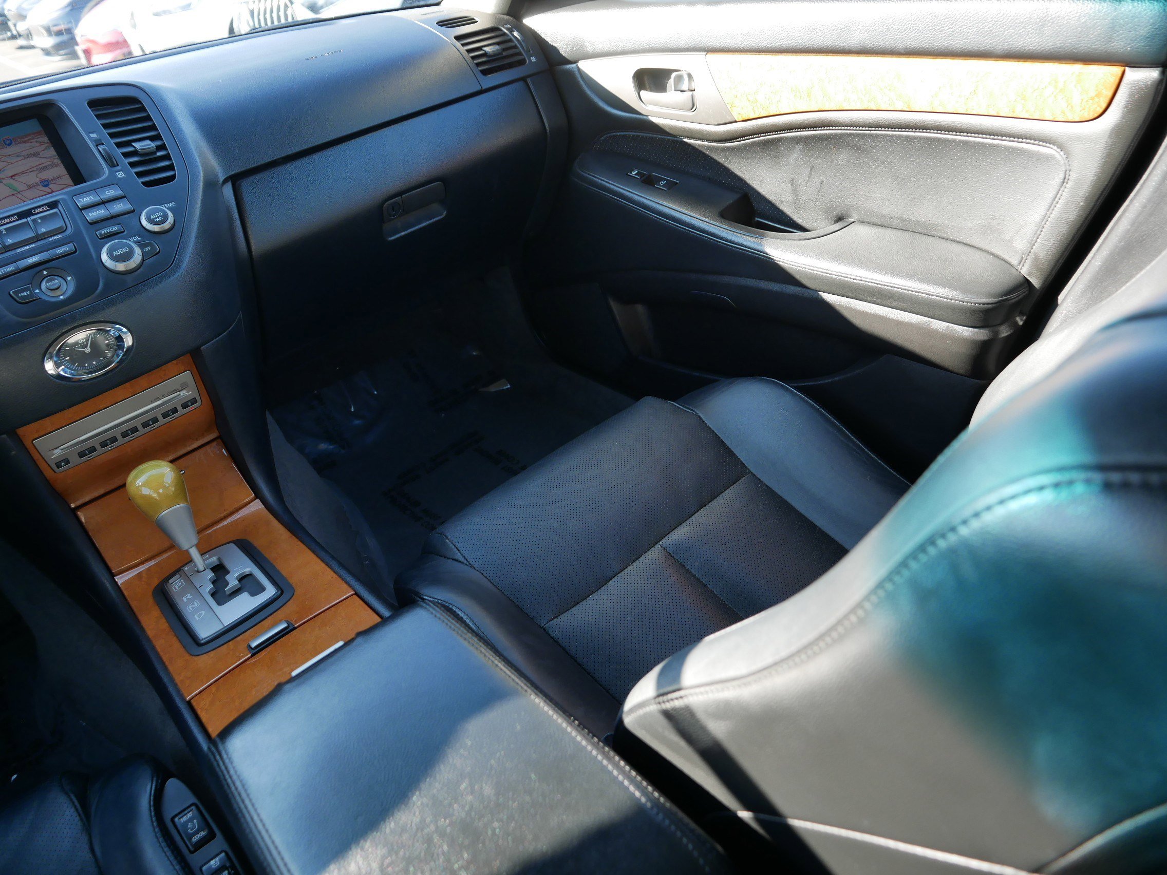 Used 2004 INFINITI M45 w/ Technology Pkg image 11