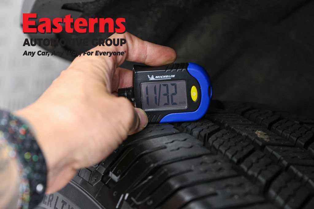 Used 2020 Jeep Grand Cherokee Laredo AWD/4WD image 28