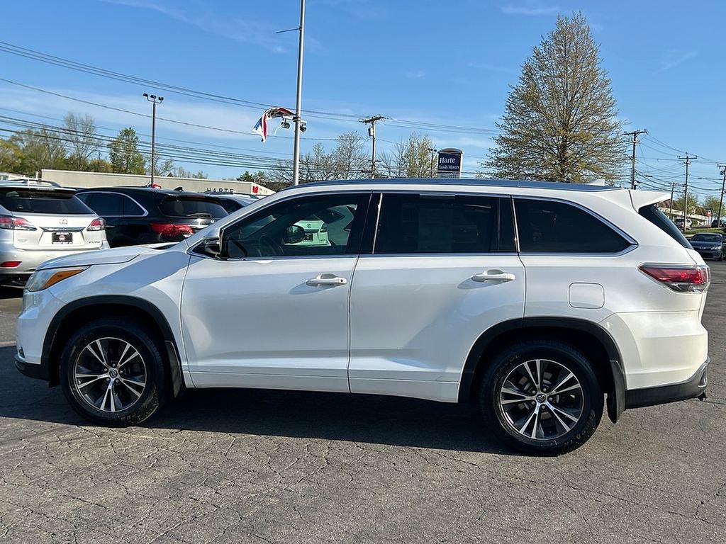 Used 2016 Toyota Highlander XLE AWD/4WD image 9