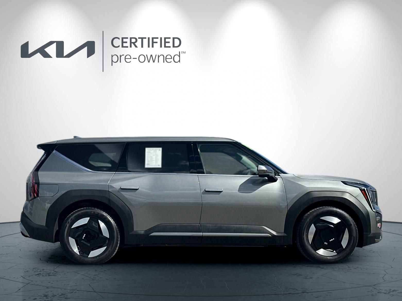 Certified 2024 Kia EV9 Light Long Range image 3