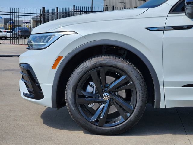 New 2024 Volkswagen Tiguan SE R-Line image 6