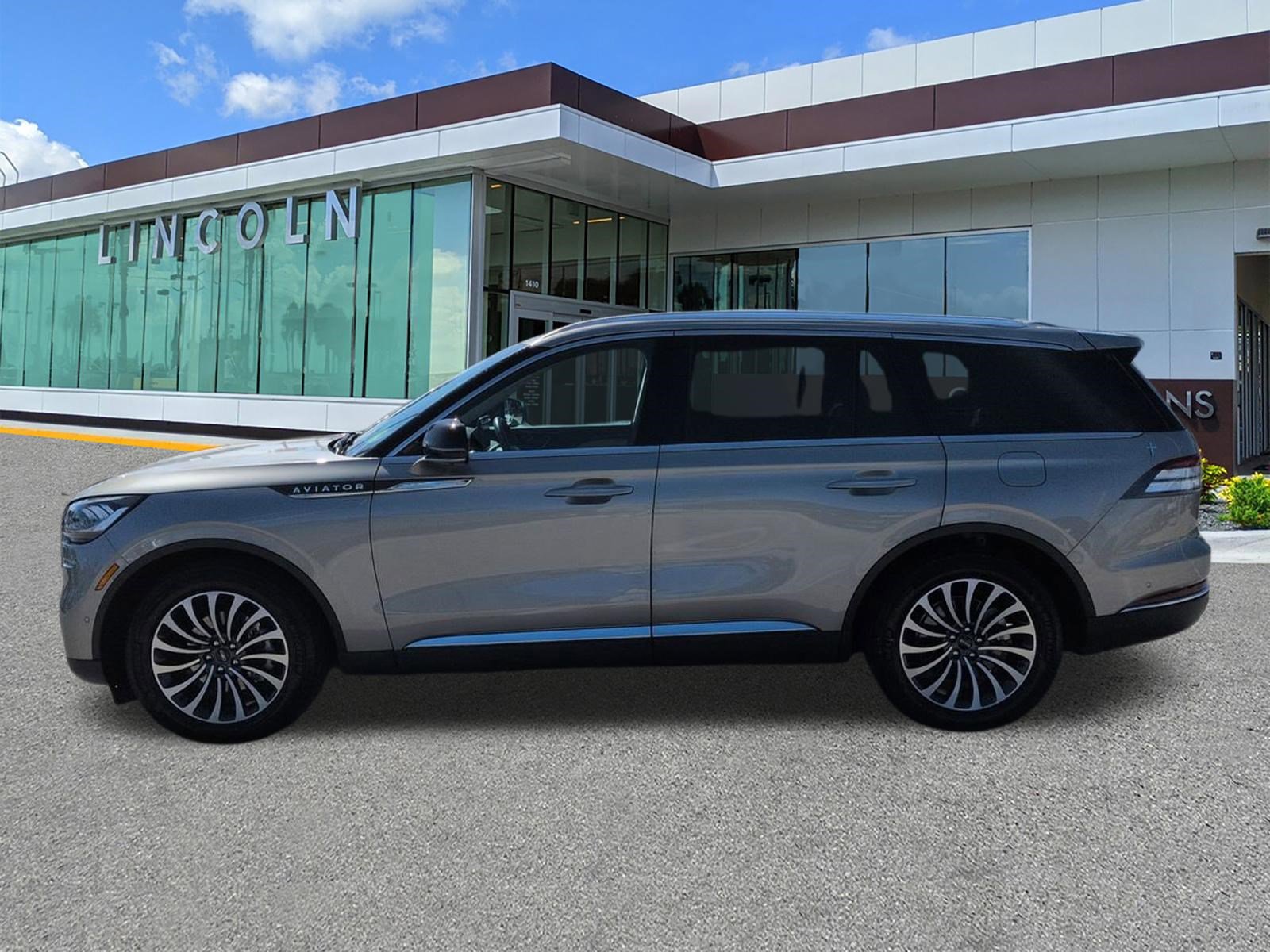 Certified 2023 Lincoln Aviator Reserve RWD image 8
