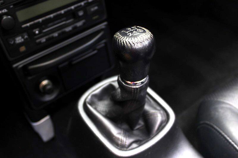 Used 2004 Toyota MR2 image 30