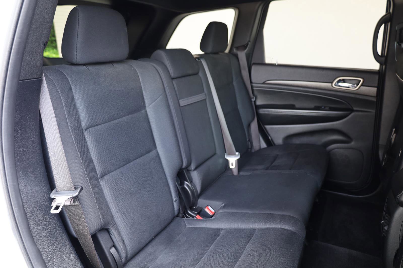 Used 2016 Jeep Grand Cherokee Laredo w/ Quick Order Package 23E RWD image 24
